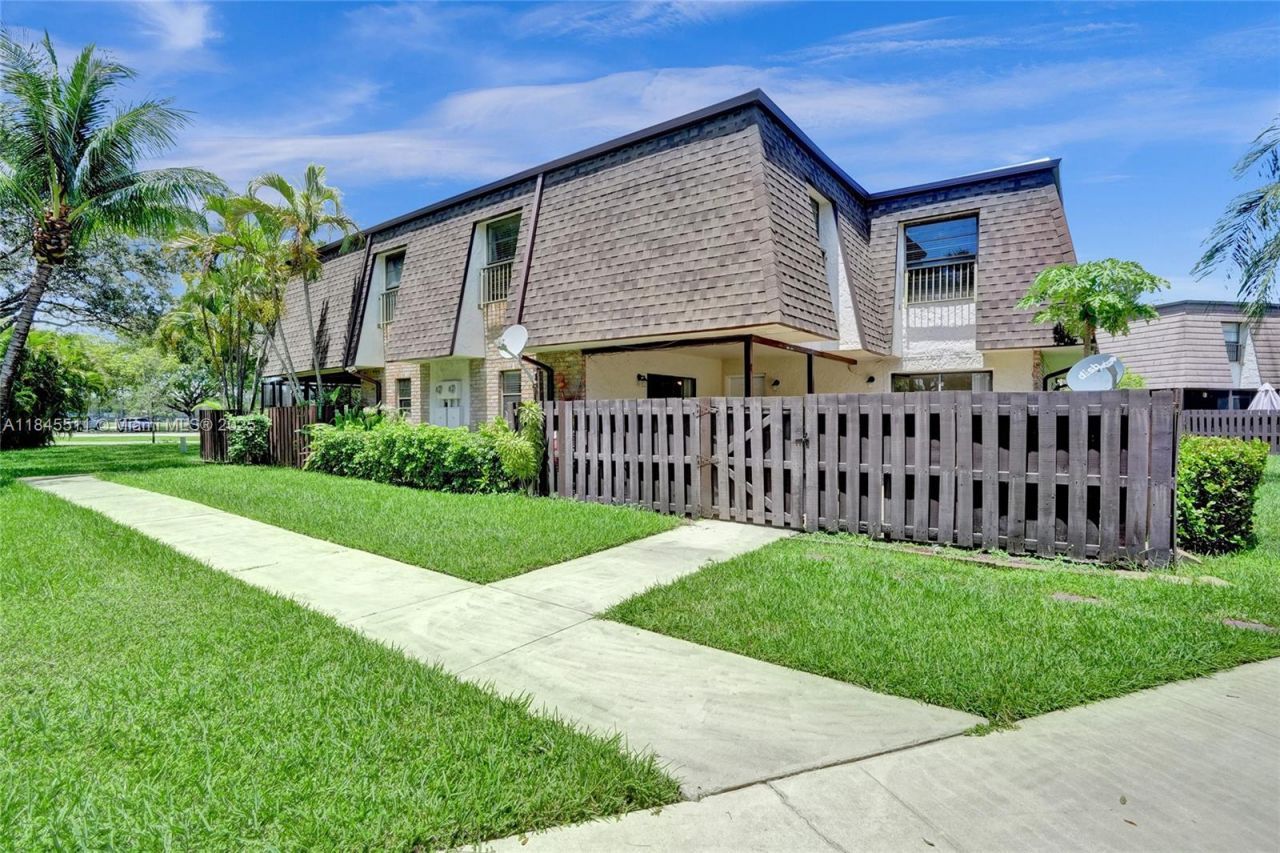 2560 NW 99th Ave, Coral Springs, FL 33065 Photo