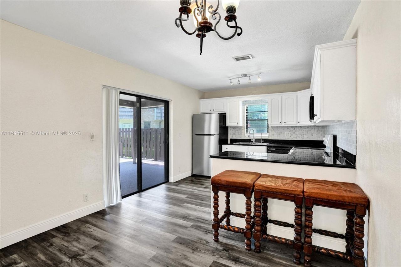 2560 NW 99th Ave, Coral Springs, FL 33065 Photo