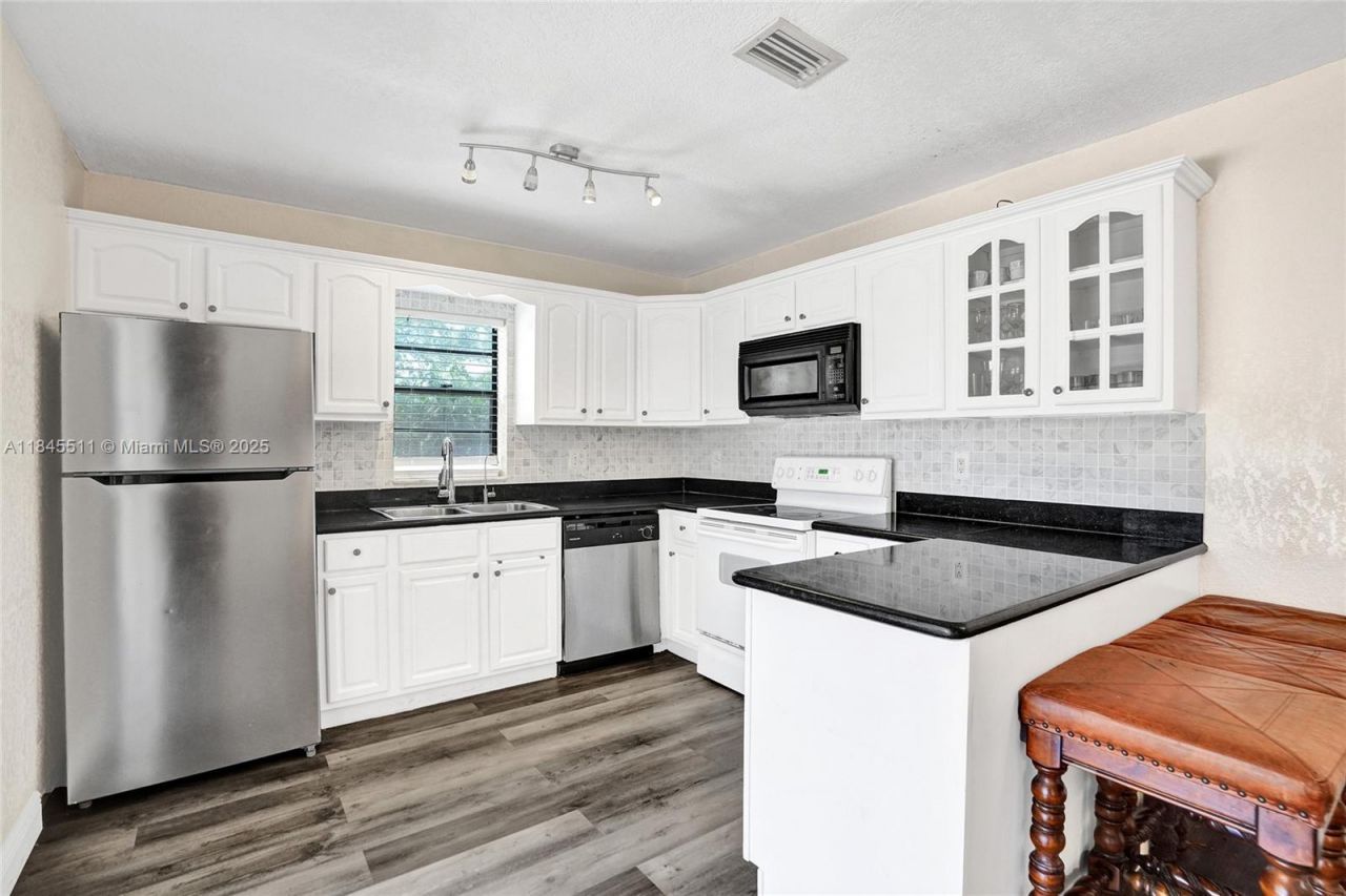 2560 NW 99th Ave, Coral Springs, FL 33065 Photo