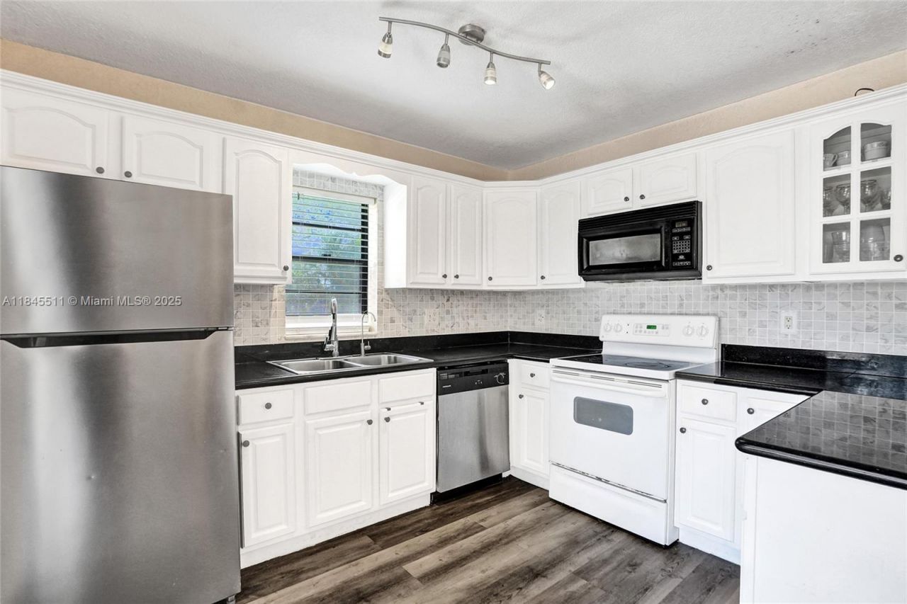 2560 NW 99th Ave, Coral Springs, FL 33065 Photo