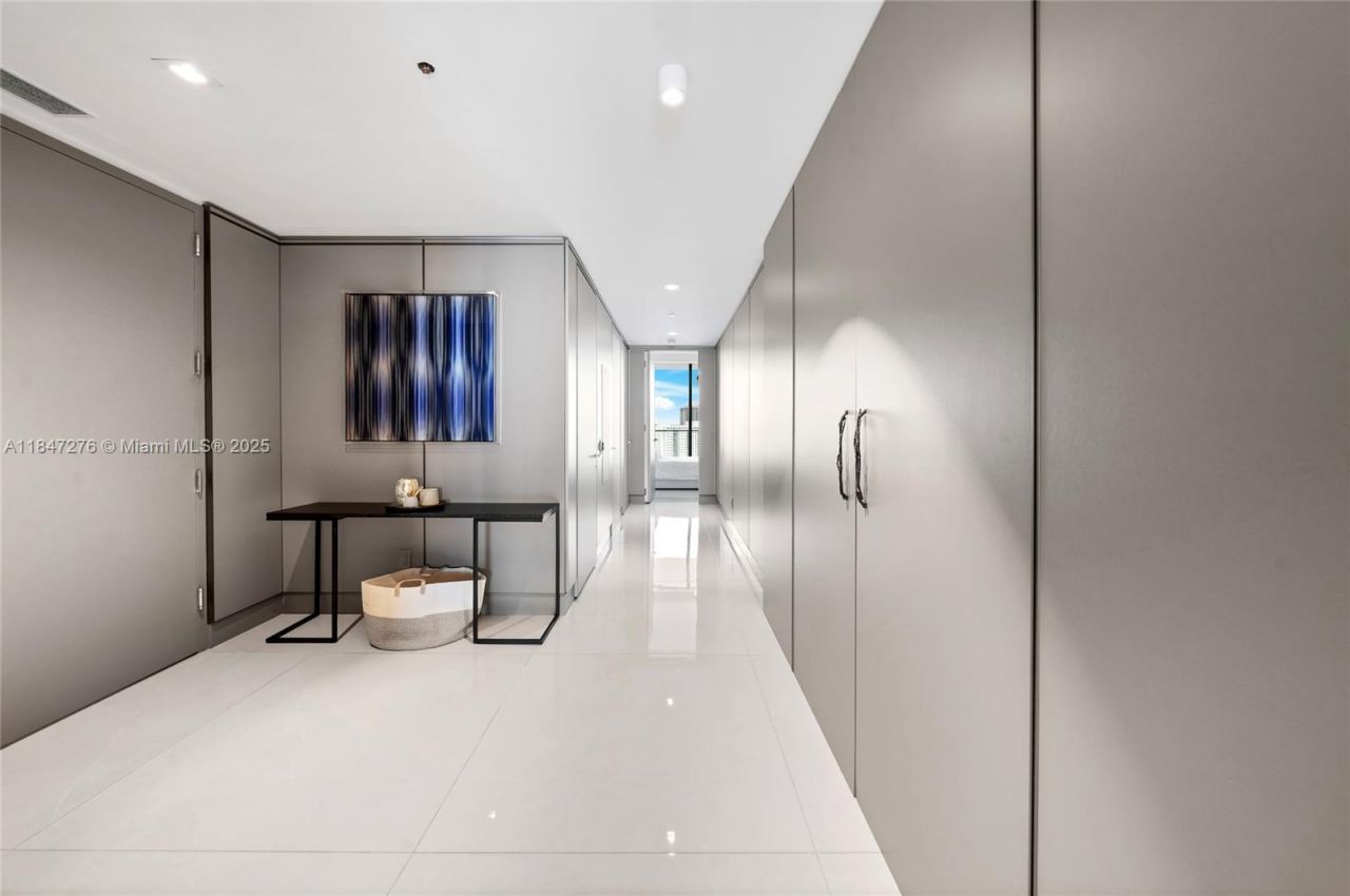 18975 E Collins Ave, Unit 1403, Sunny Isles Beach, FL 33160 Photo