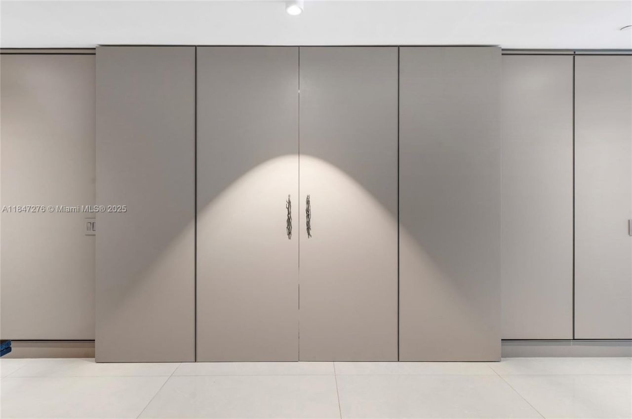 18975 E Collins Ave, Unit 1403, Sunny Isles Beach, FL 33160 Photo