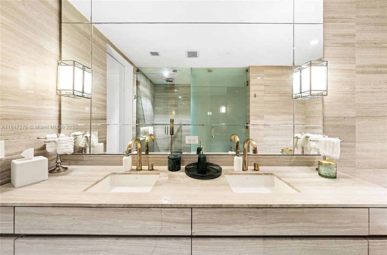 18975 E Collins Ave, Unit 1403, Sunny Isles Beach, FL 33160 Photo