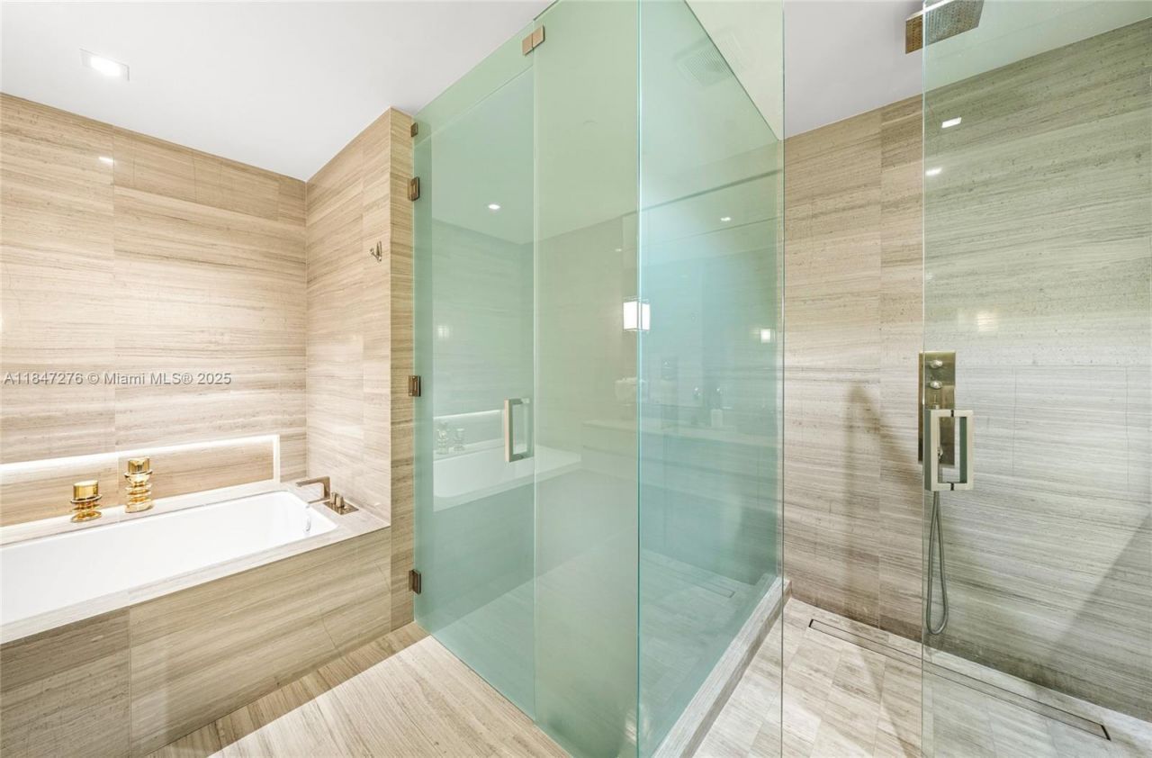 18975 E Collins Ave, Unit 1403, Sunny Isles Beach, FL 33160 Photo