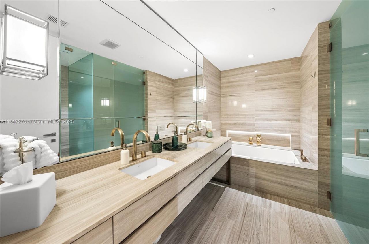 18975 E Collins Ave, Unit 1403, Sunny Isles Beach, FL 33160 Photo