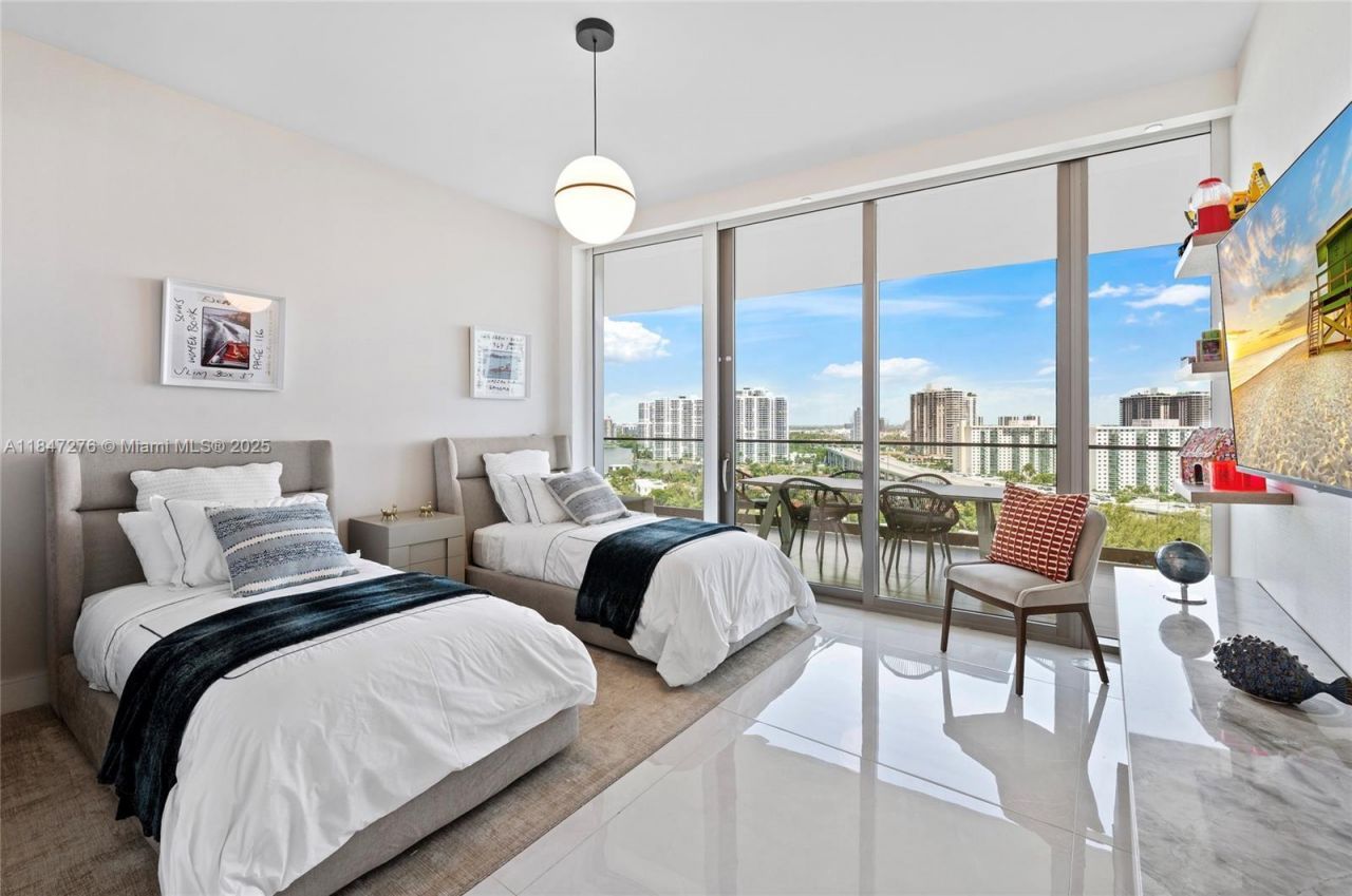 18975 E Collins Ave, Unit 1403, Sunny Isles Beach, FL 33160 Photo
