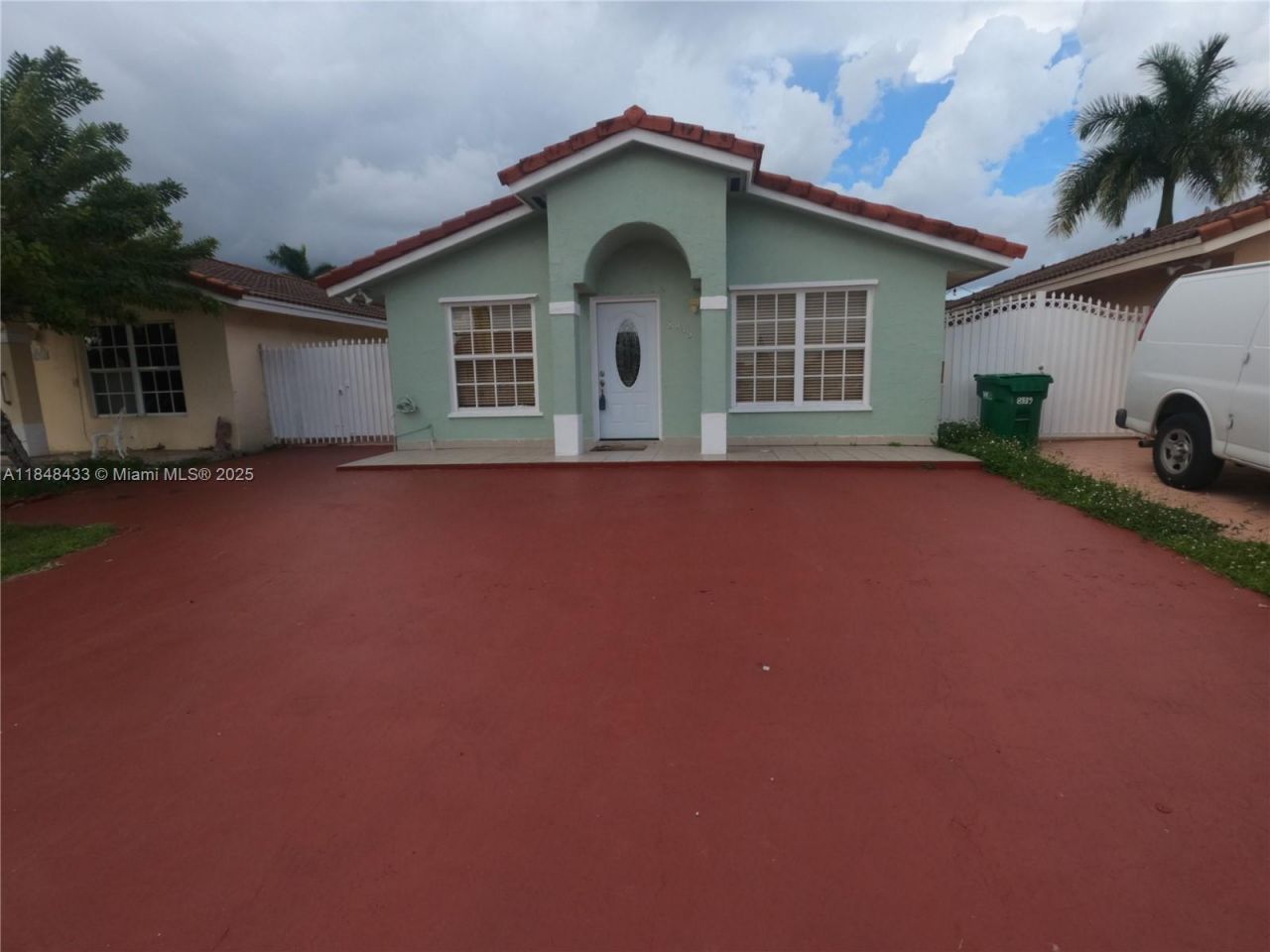 8945 NW 114th St, Hialeah Gardens, FL 33018 Photo