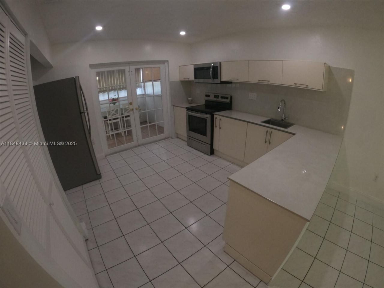 8945 NW 114th St, Hialeah Gardens, FL 33018 Photo