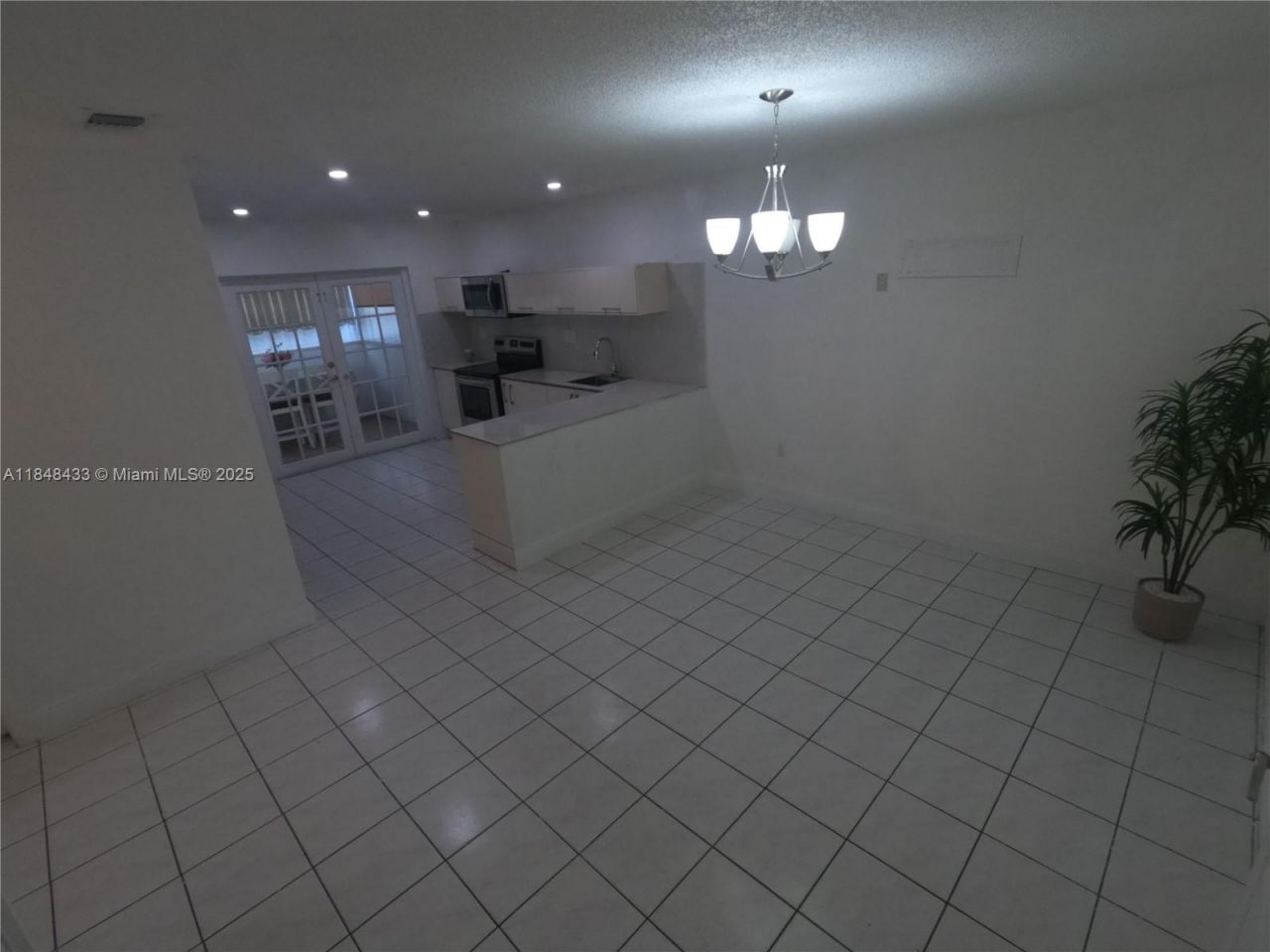8945 NW 114th St, Hialeah Gardens, FL 33018 Photo