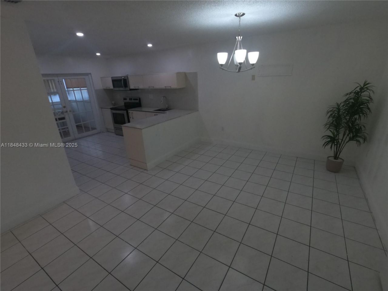8945 NW 114th St, Hialeah Gardens, FL 33018 Photo