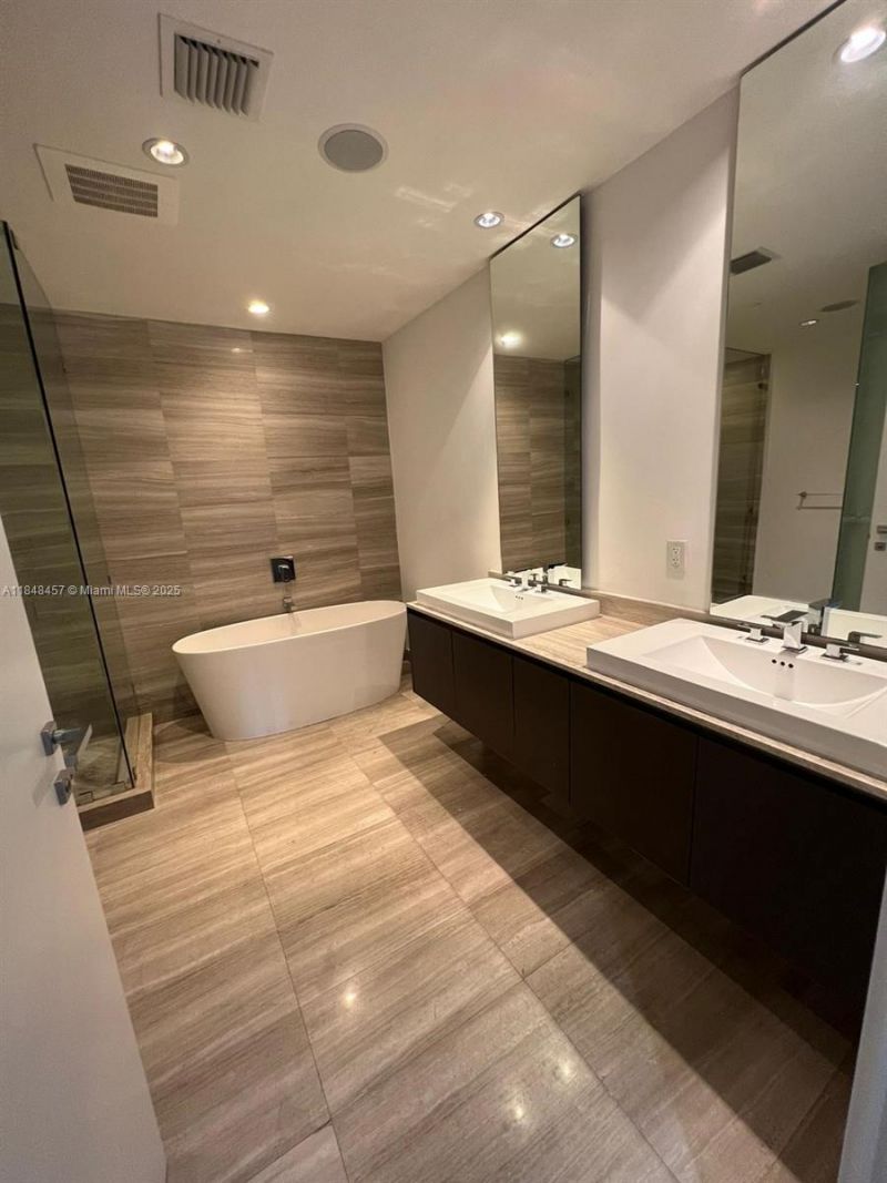 3250 NE 188 St, Unit 403, Aventura, FL 33180 Photo