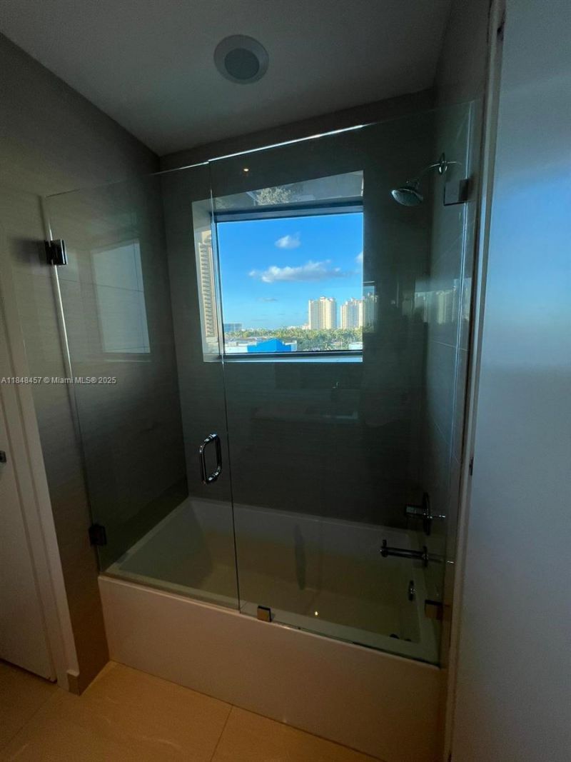 3250 NE 188 St, Unit 403, Aventura, FL 33180 Photo