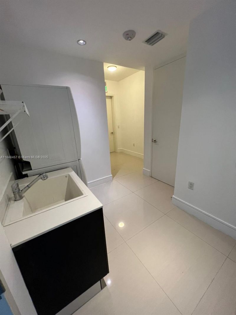 3250 NE 188 St, Unit 403, Aventura, FL 33180 Photo