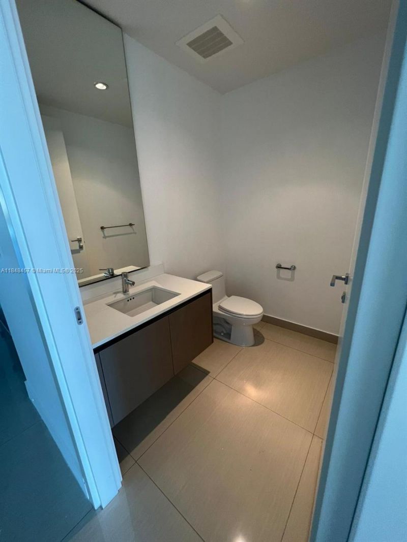 3250 NE 188 St, Unit 403, Aventura, FL 33180 Photo