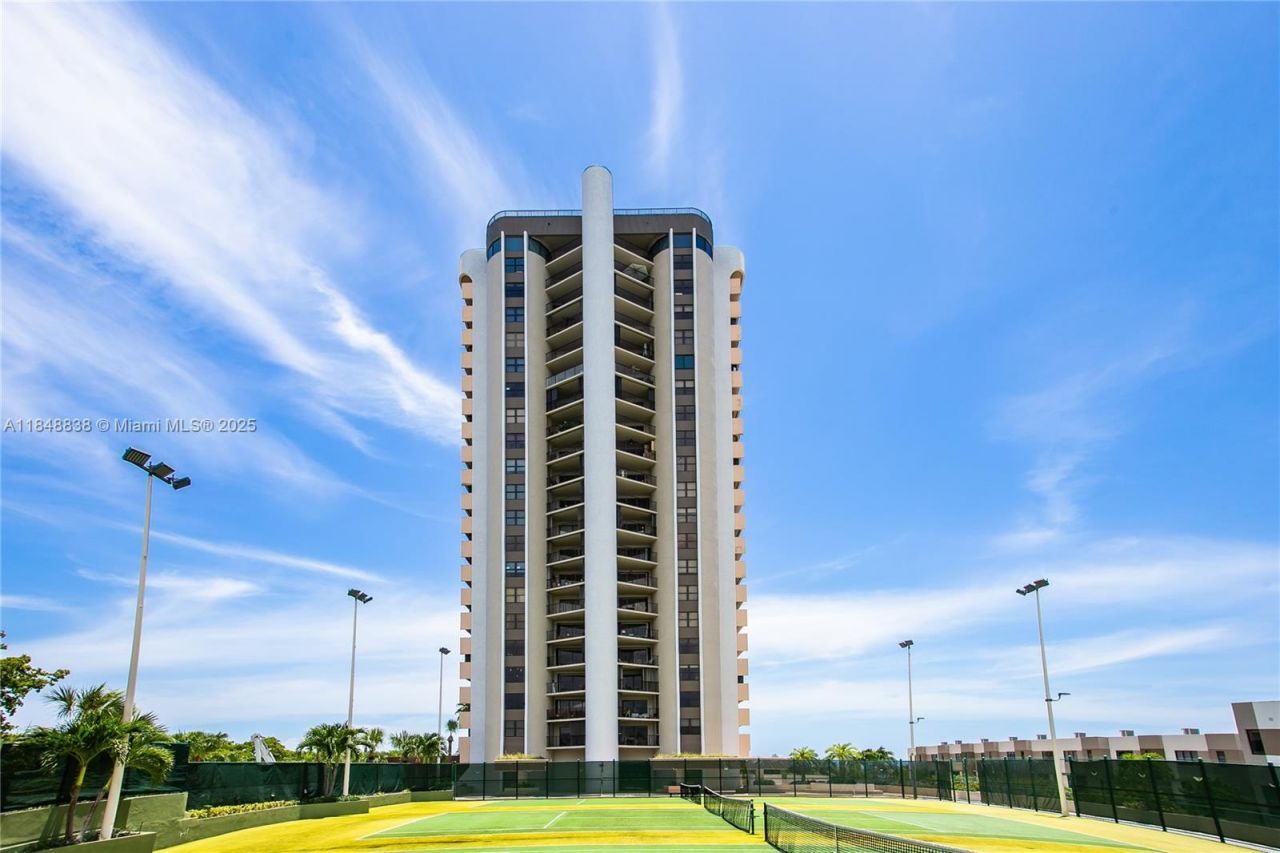 1800 NE 114th St, Unit 511, Miami, FL 33181 Main Photo