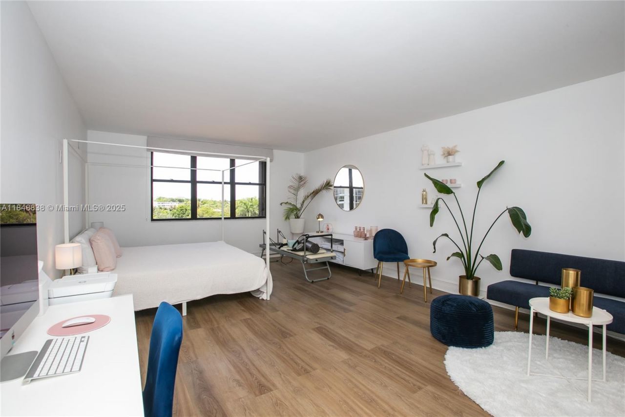 1800 NE 114th St, Unit 511, Miami, FL 33181 Photo