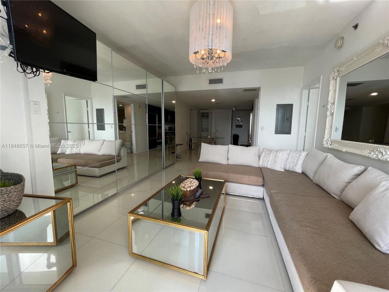 485 Brickell Ave, Unit 3711, Miami, FL 33131 Photo