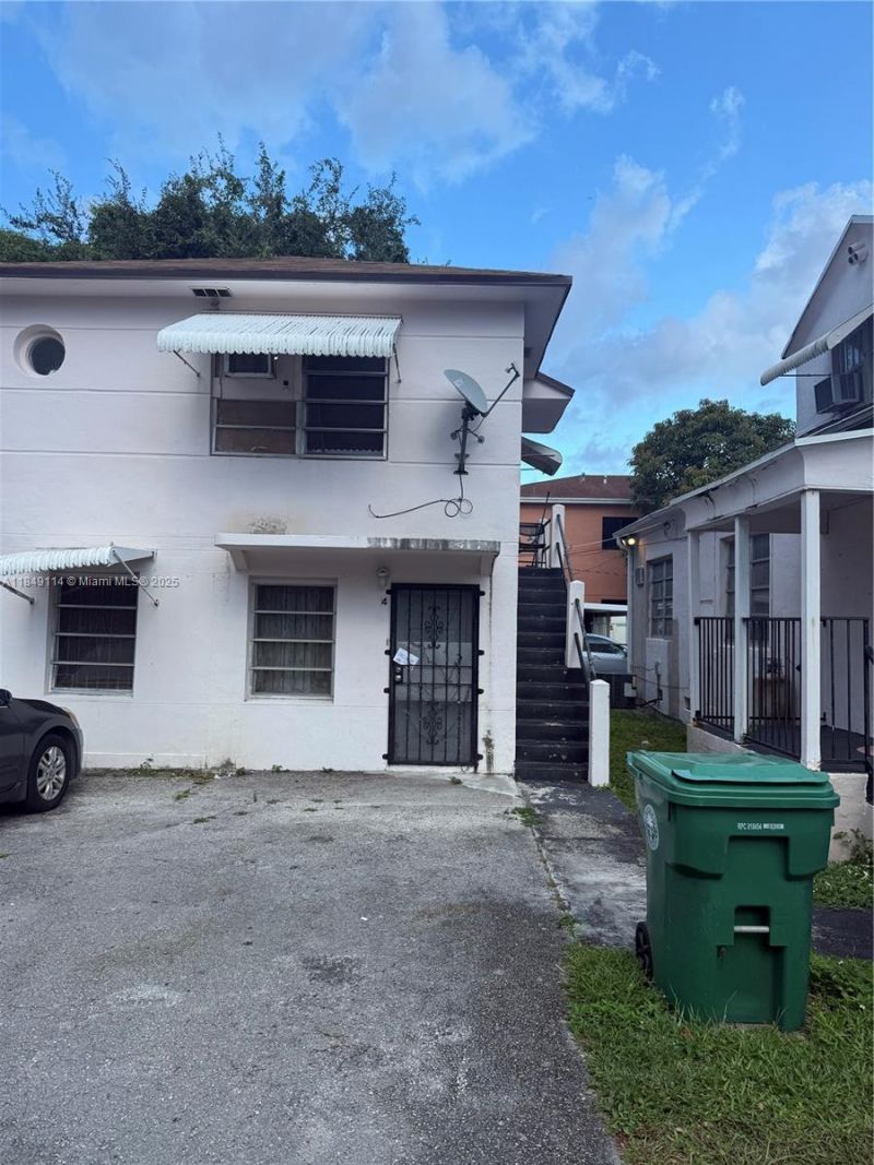1499 NW 32nd St, Miami, FL 33142 Photo