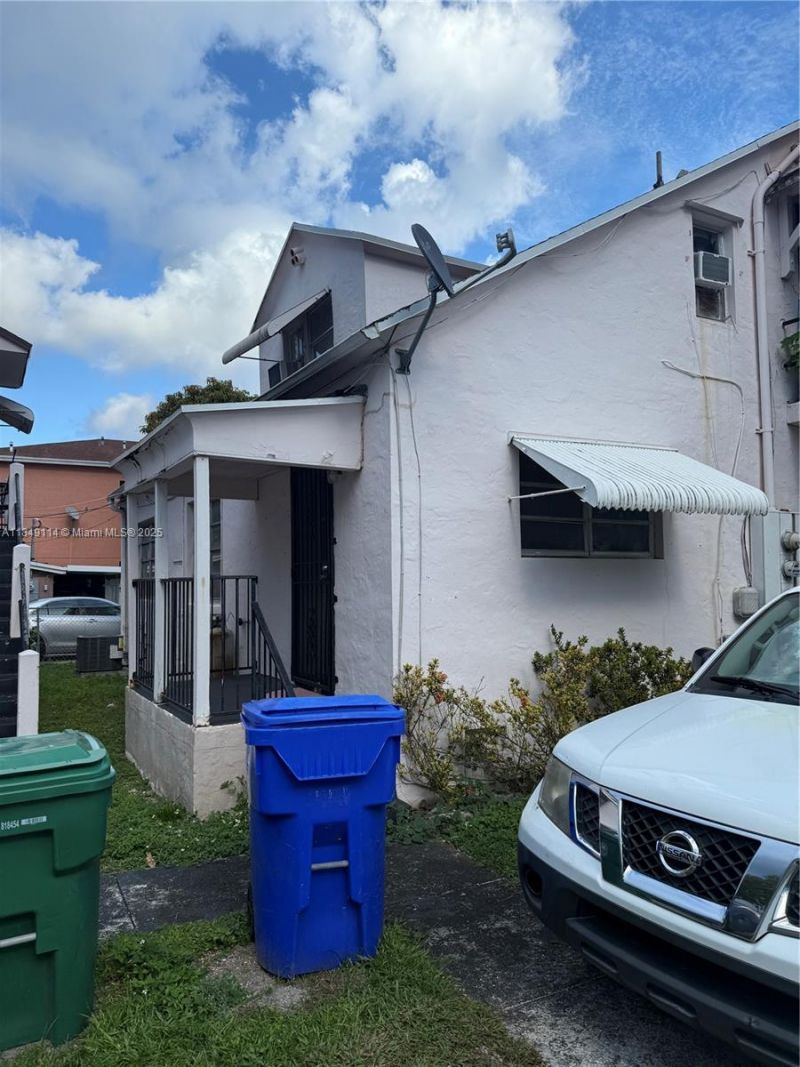 1499 NW 32nd St, Miami, FL 33142 Photo