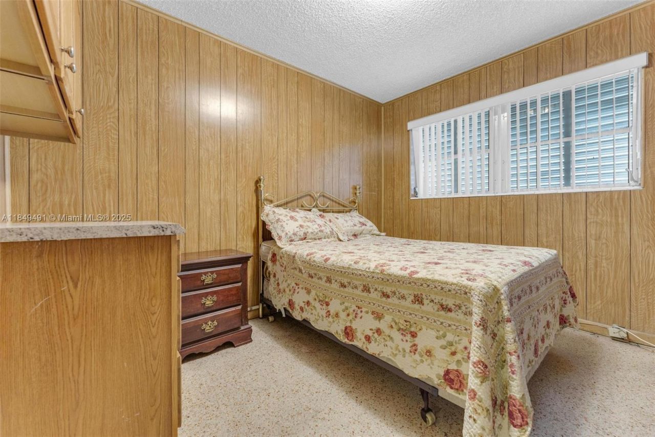 2238 NW 58th St, Miami, FL 33142 Photo