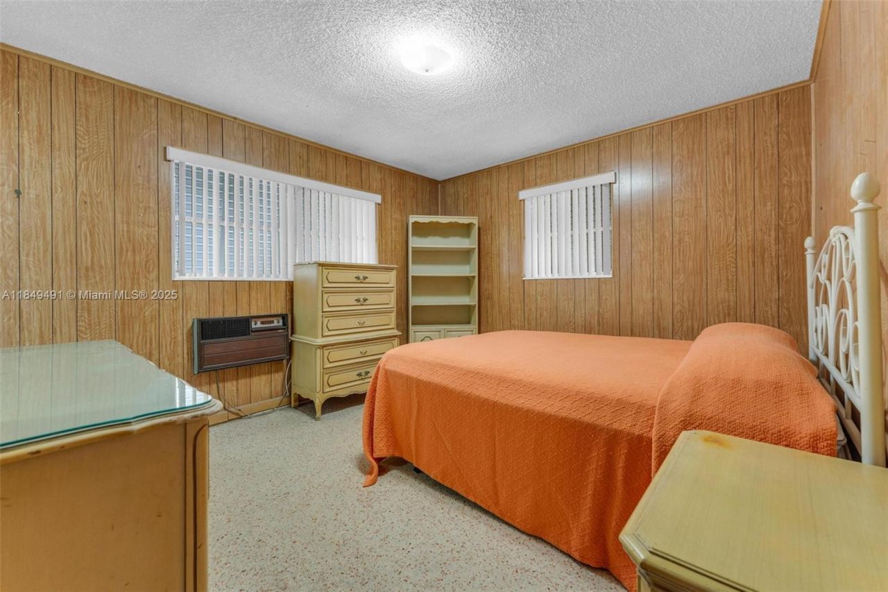 2238 NW 58th St, Miami, FL 33142 Photo