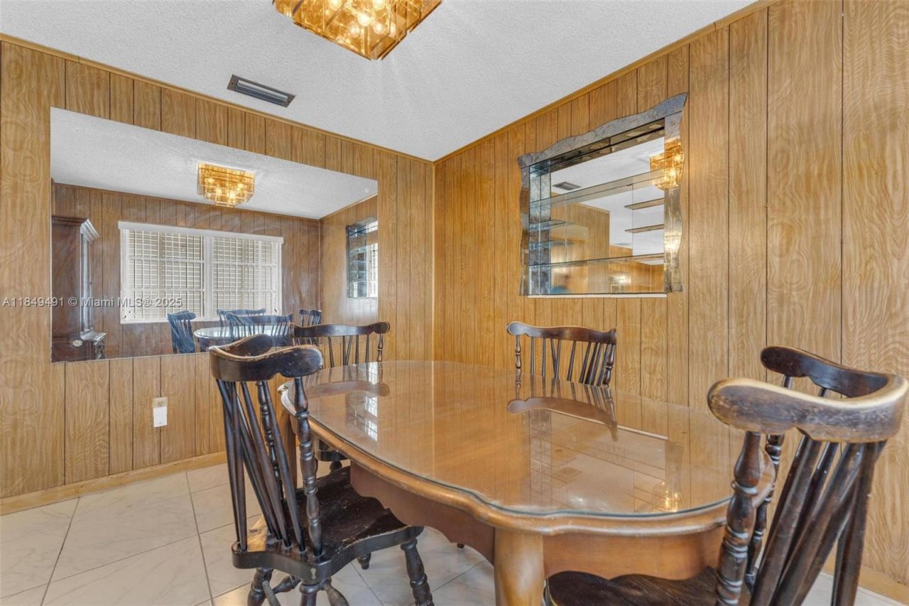 2238 NW 58th St, Miami, FL 33142 Photo