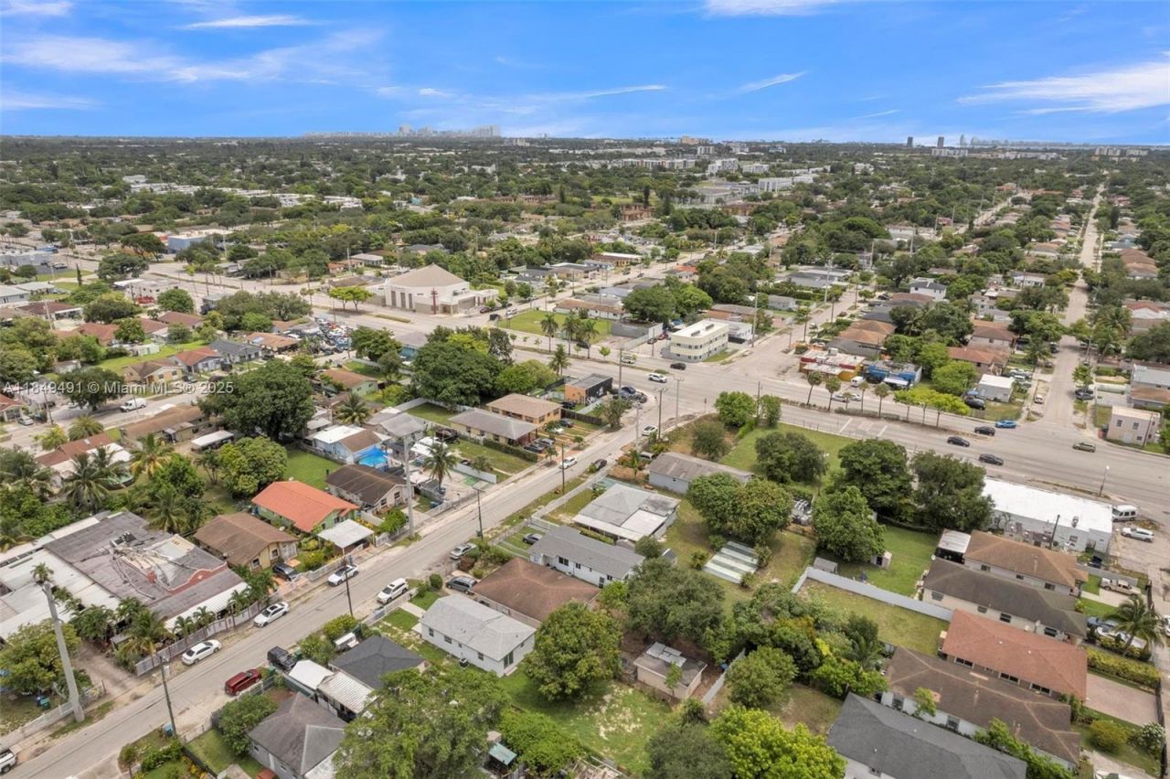2238 NW 58th St, Miami, FL 33142 Photo