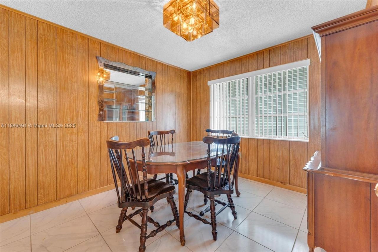 2238 NW 58th St, Miami, FL 33142 Photo