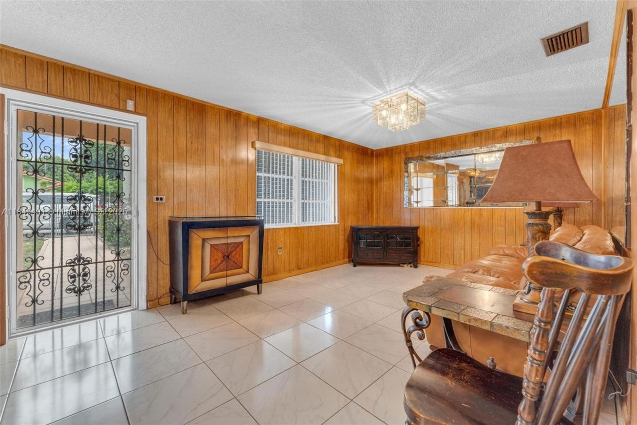 2238 NW 58th St, Miami, FL 33142 Photo