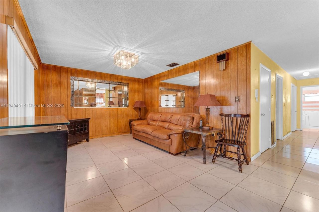 2238 NW 58th St, Miami, FL 33142 Photo