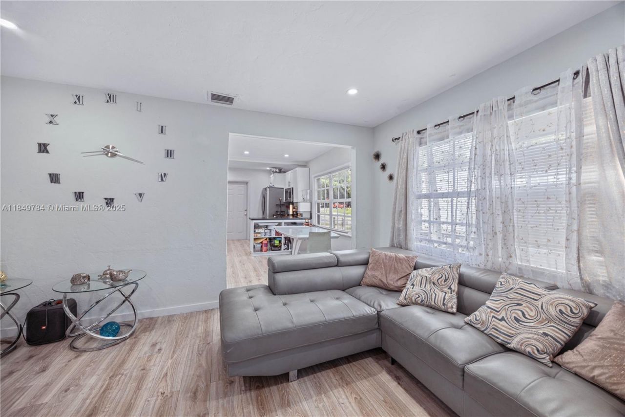 790 NW 63rd St, Miami, FL 33150 Photo