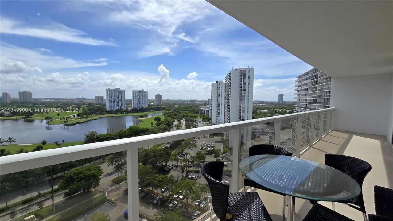 3731 N Country Club Dr, Unit 1825, Aventura, FL 33180 Photo