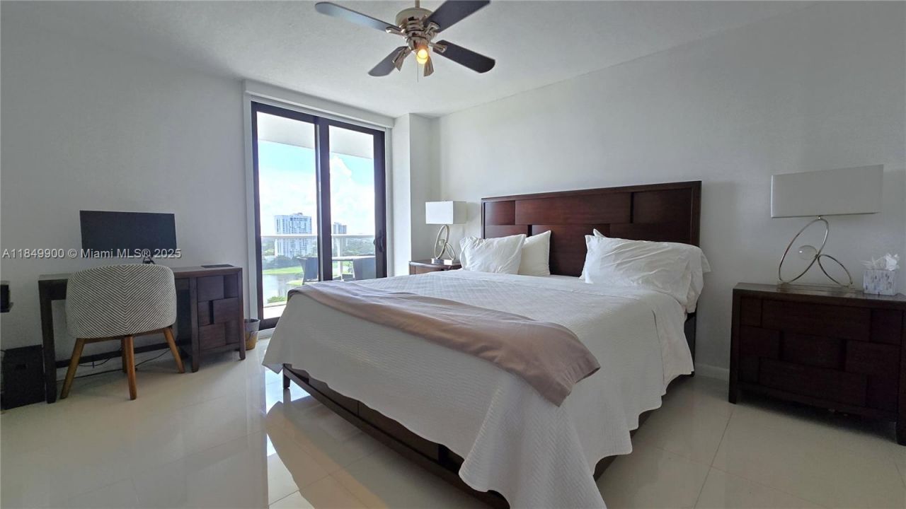 3731 N Country Club Dr, Unit 1825, Aventura, FL 33180 Photo