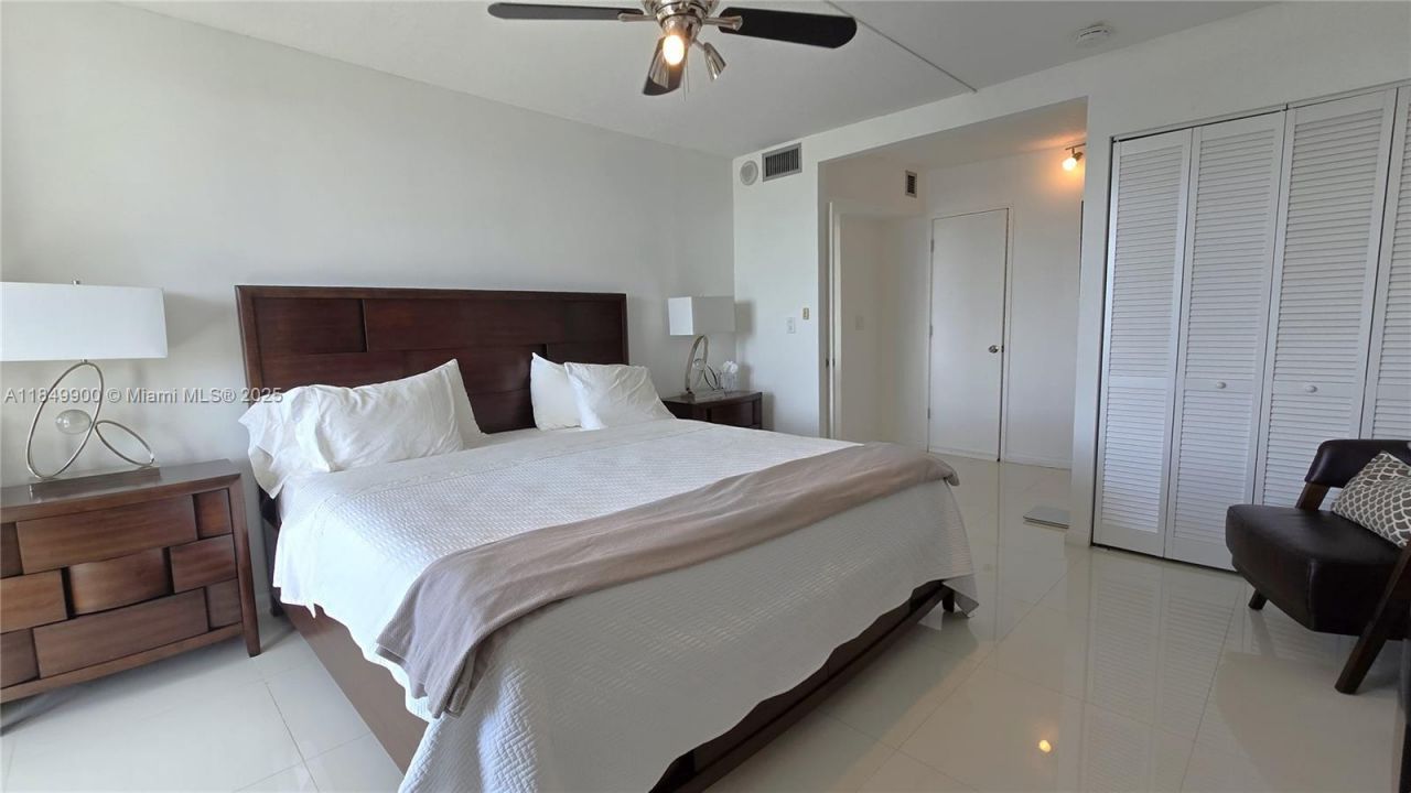 3731 N Country Club Dr, Unit 1825, Aventura, FL 33180 Photo