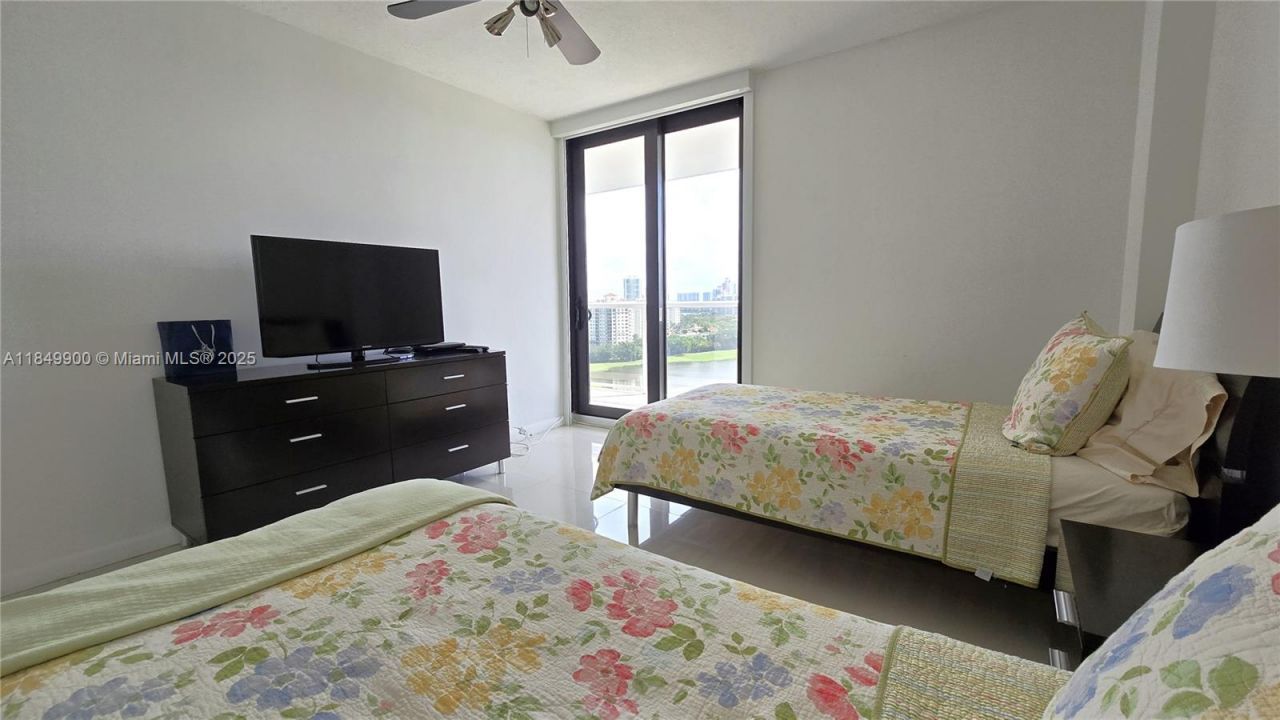 3731 N Country Club Dr, Unit 1825, Aventura, FL 33180 Photo