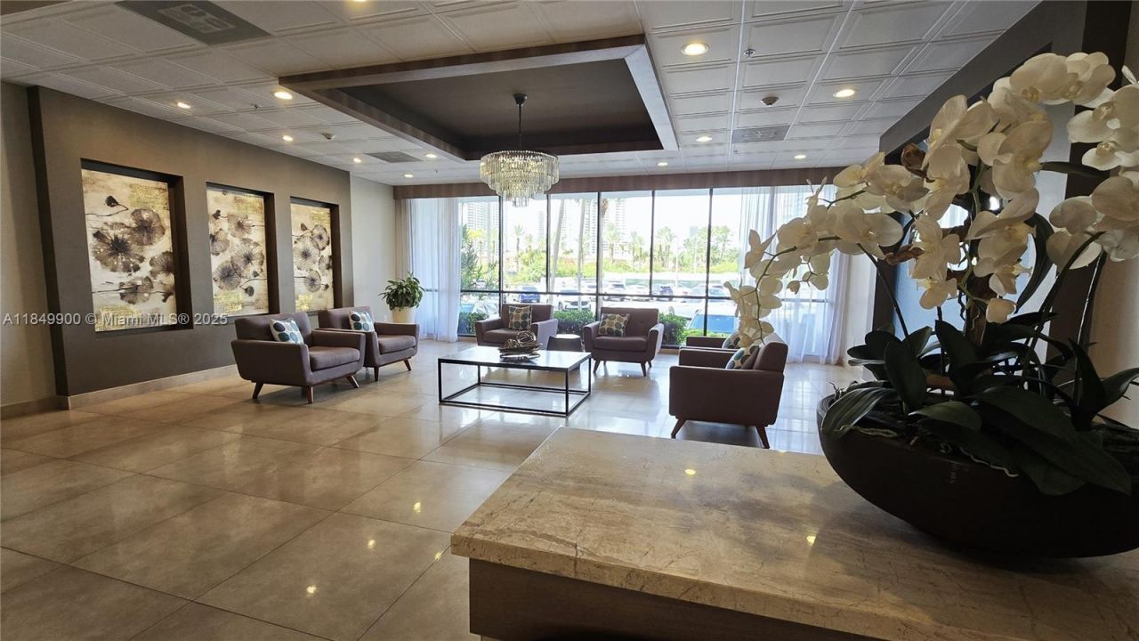 3731 N Country Club Dr, Unit 1825, Aventura, FL 33180 Photo