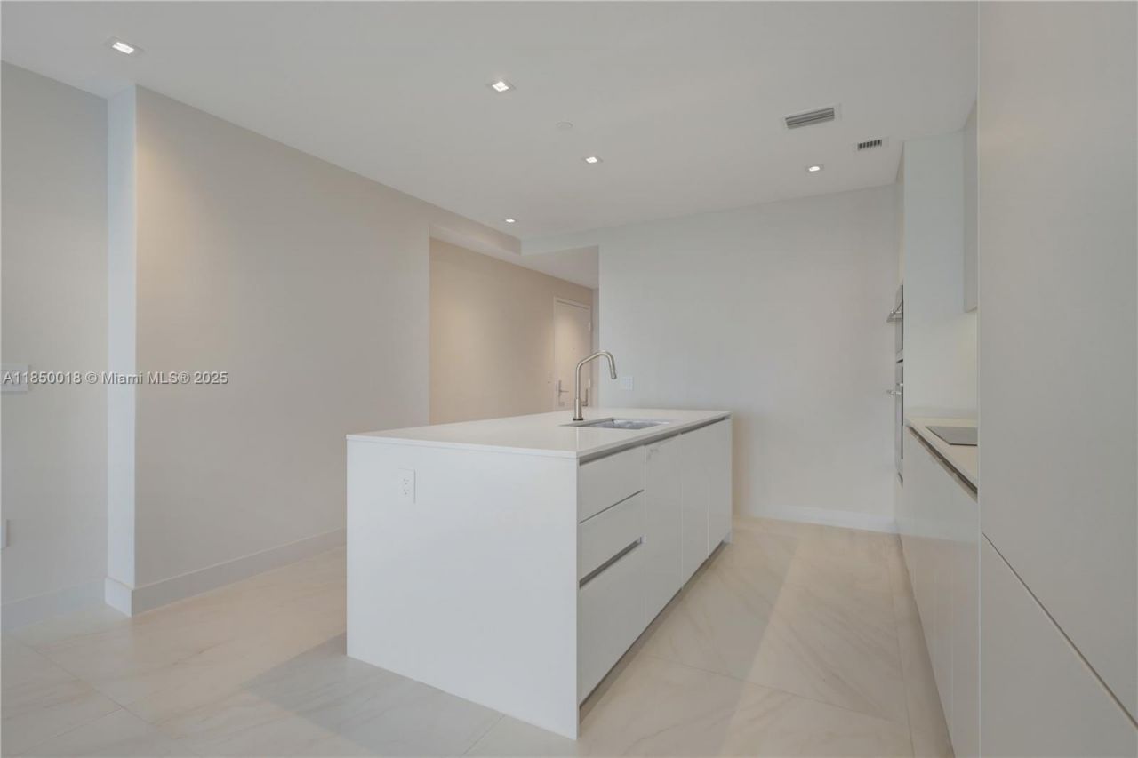 700 NE 24 Street, Unit 2803, Miami, FL 33137 Photo