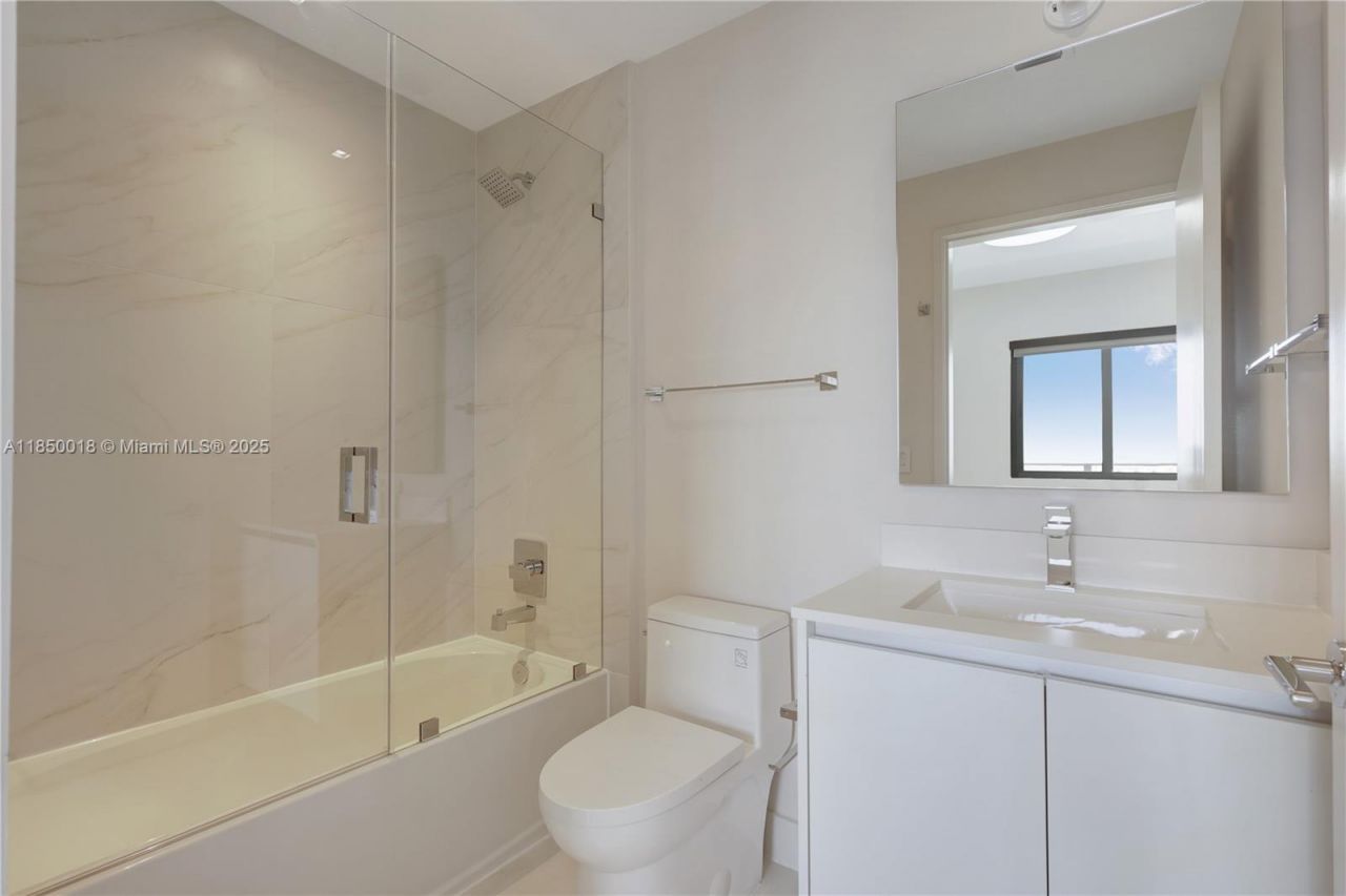 700 NE 24 Street, Unit 2803, Miami, FL 33137 Photo