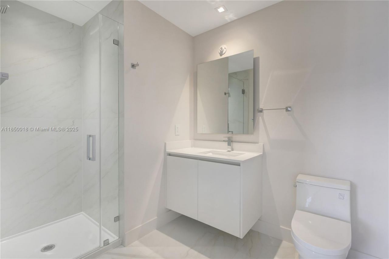 700 NE 24 Street, Unit 2803, Miami, FL 33137 Photo