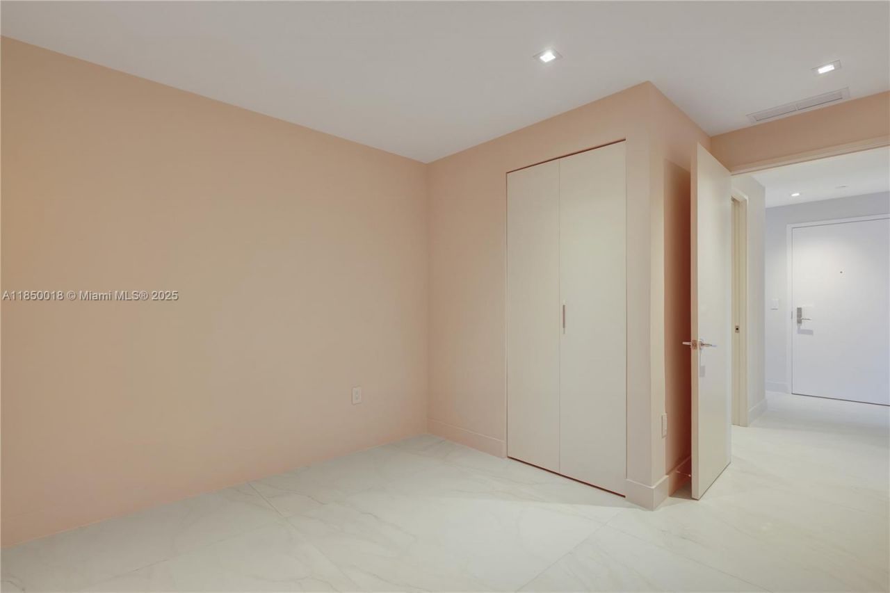 700 NE 24 Street, Unit 2803, Miami, FL 33137 Photo