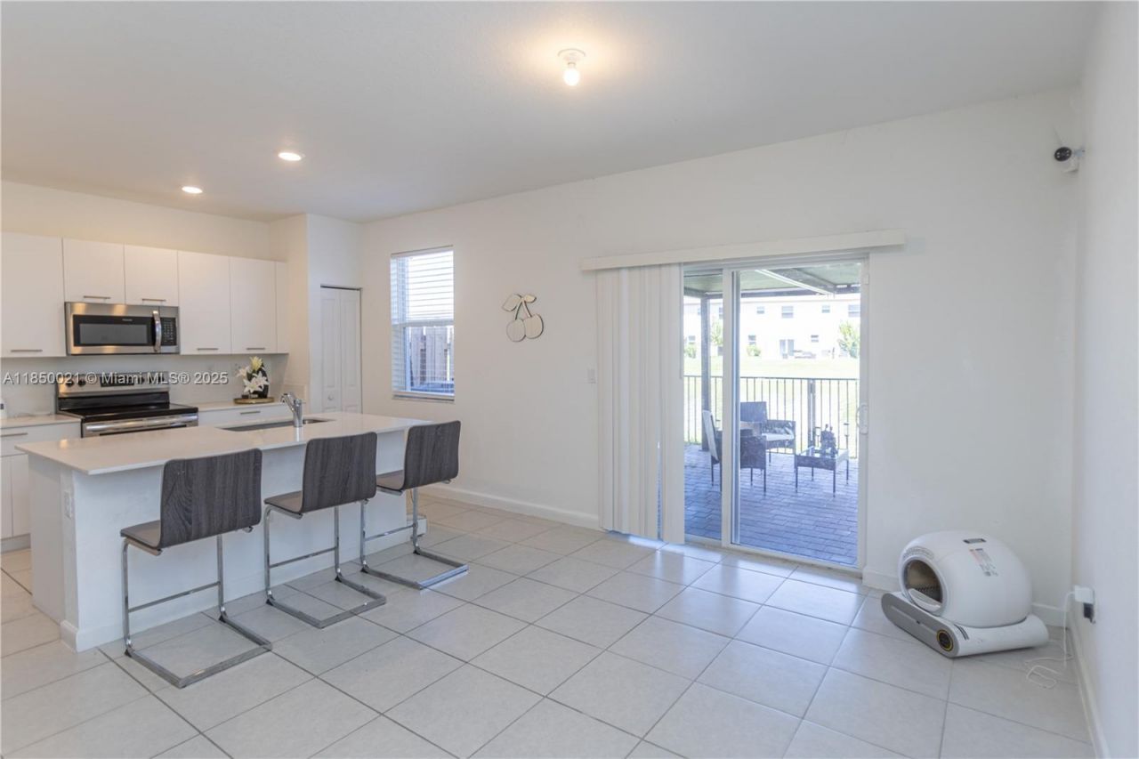 12561 NW 23rd Pl, Miami, FL 33167 Photo