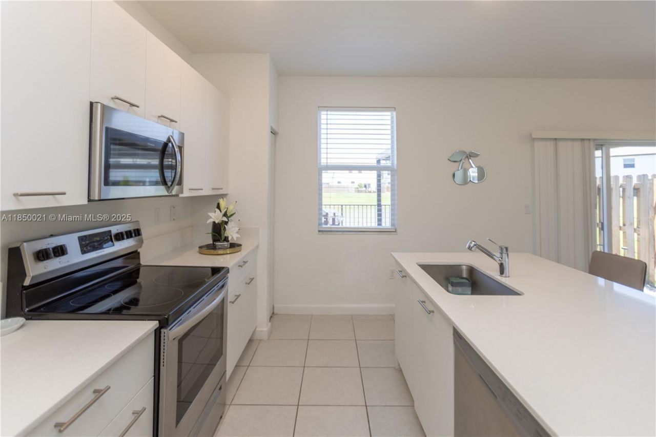 12561 NW 23rd Pl, Miami, FL 33167 Photo