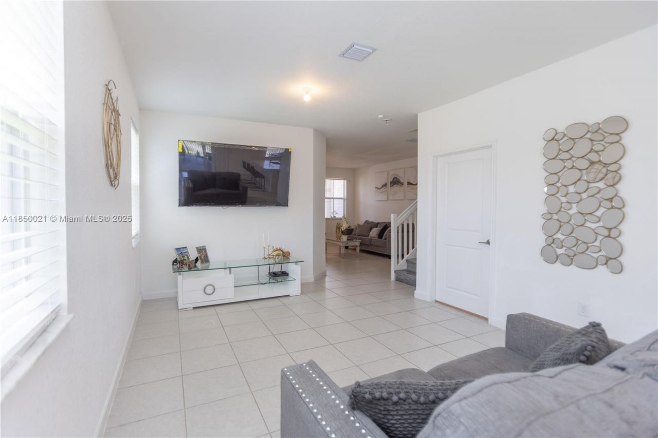 12561 NW 23rd Pl, Miami, FL 33167 Photo