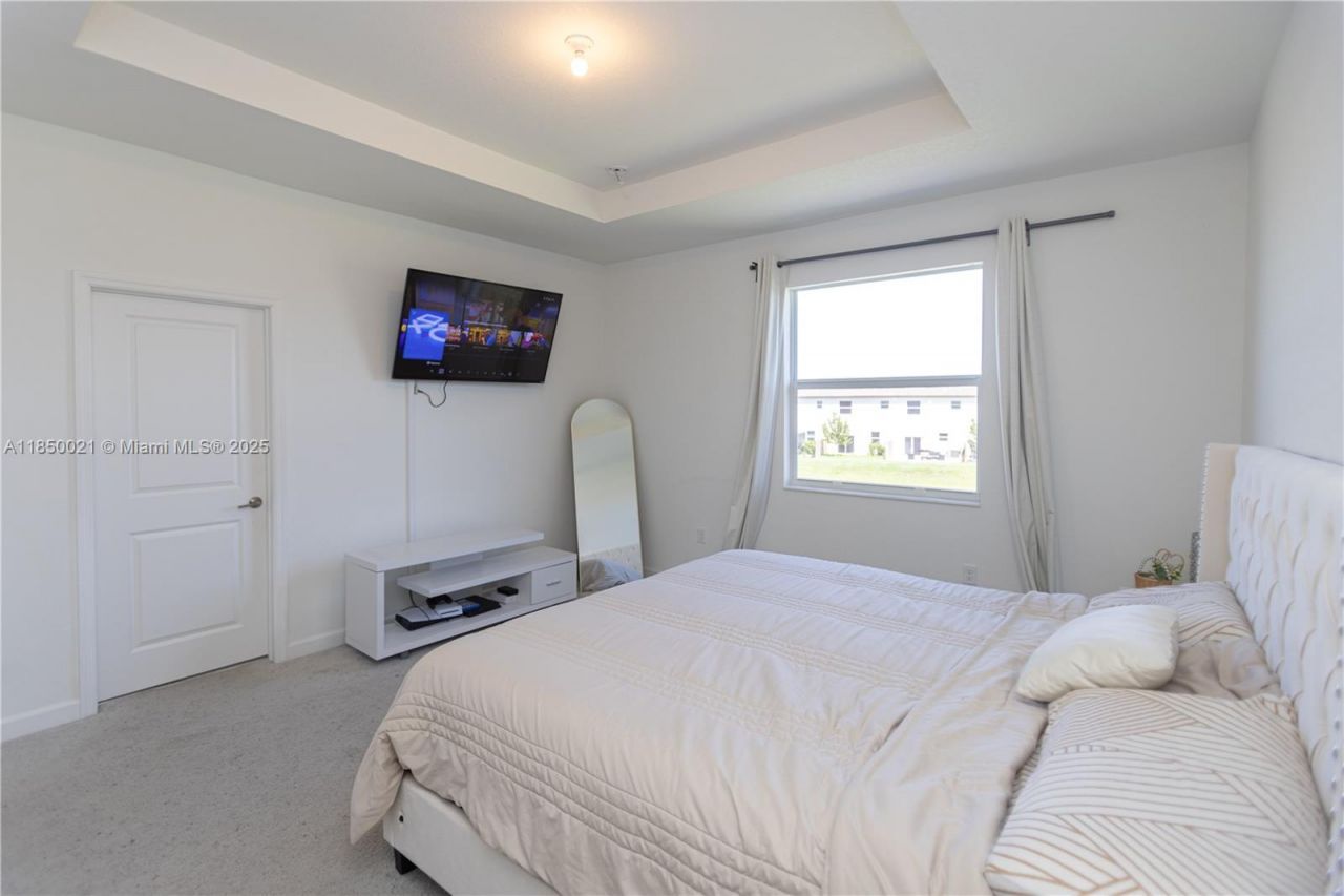 12561 NW 23rd Pl, Miami, FL 33167 Photo