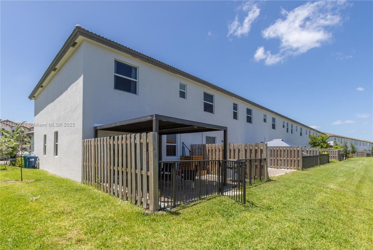 12561 NW 23rd Pl, Miami, FL 33167 Photo