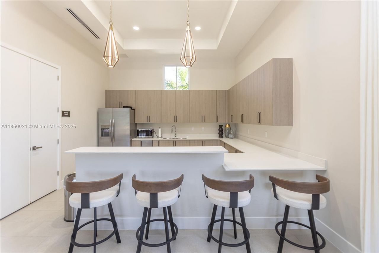 12561 NW 23rd Pl, Miami, FL 33167 Photo