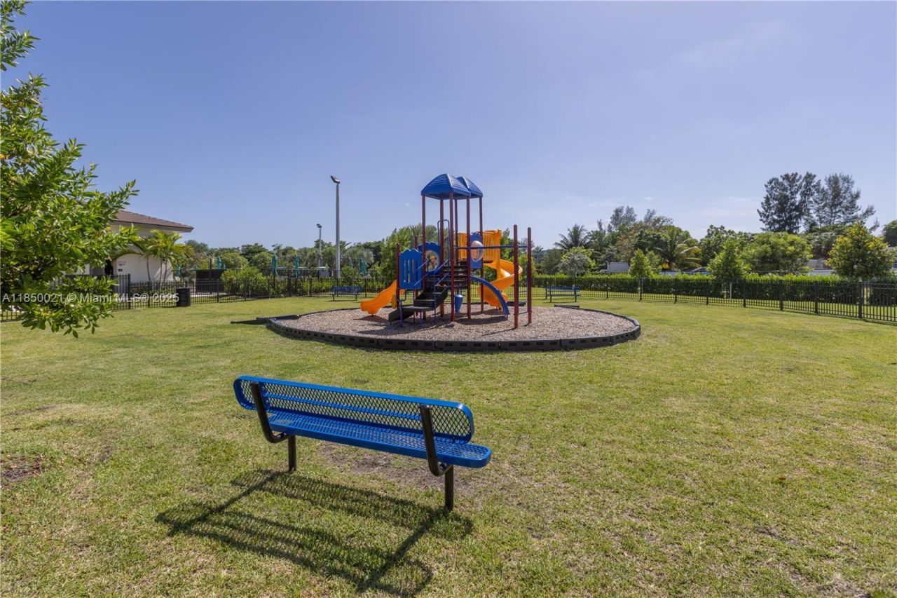 12561 NW 23rd Pl, Miami, FL 33167 Photo