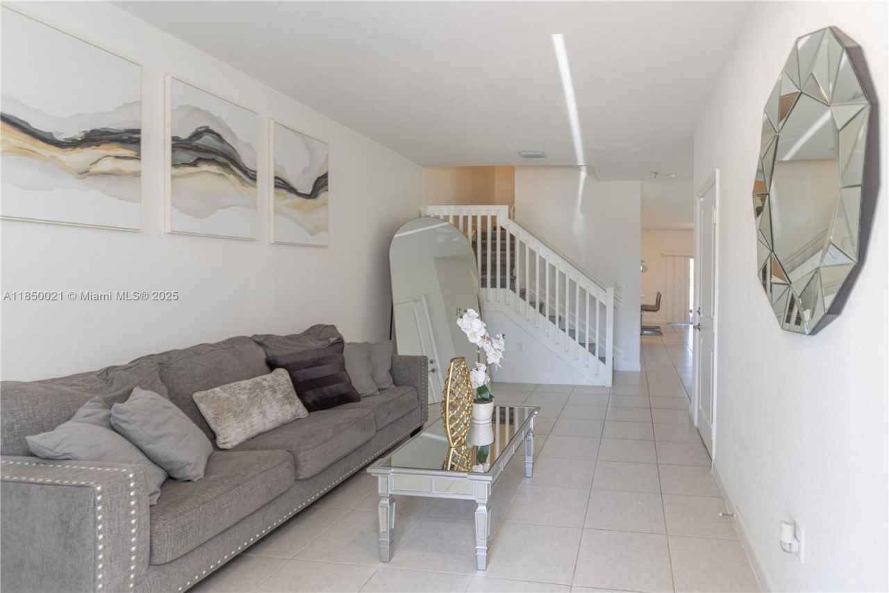 12561 NW 23rd Pl, Miami, FL 33167 Photo