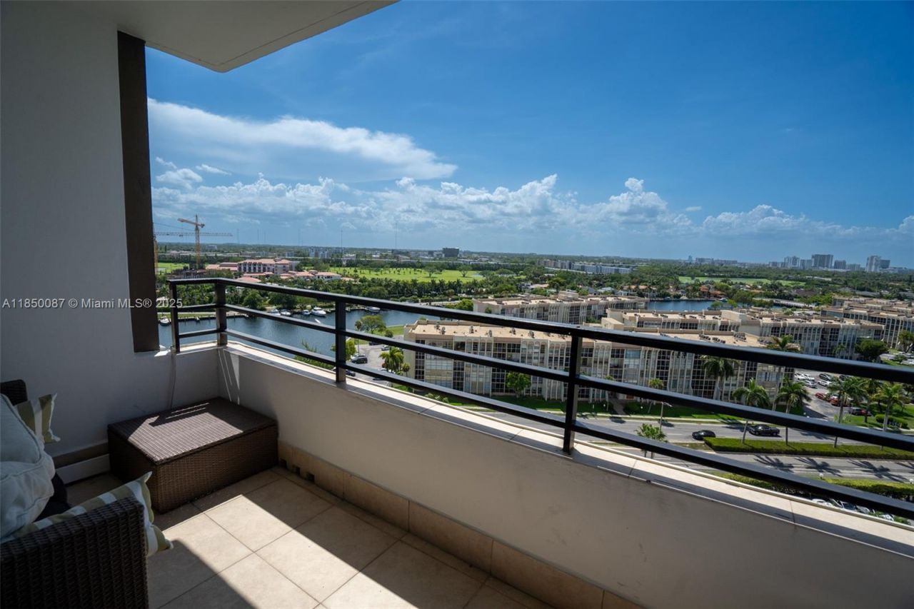 500 Three Islands Blvd, Unit 1008, Hallandale Beach, FL 33009 Photo