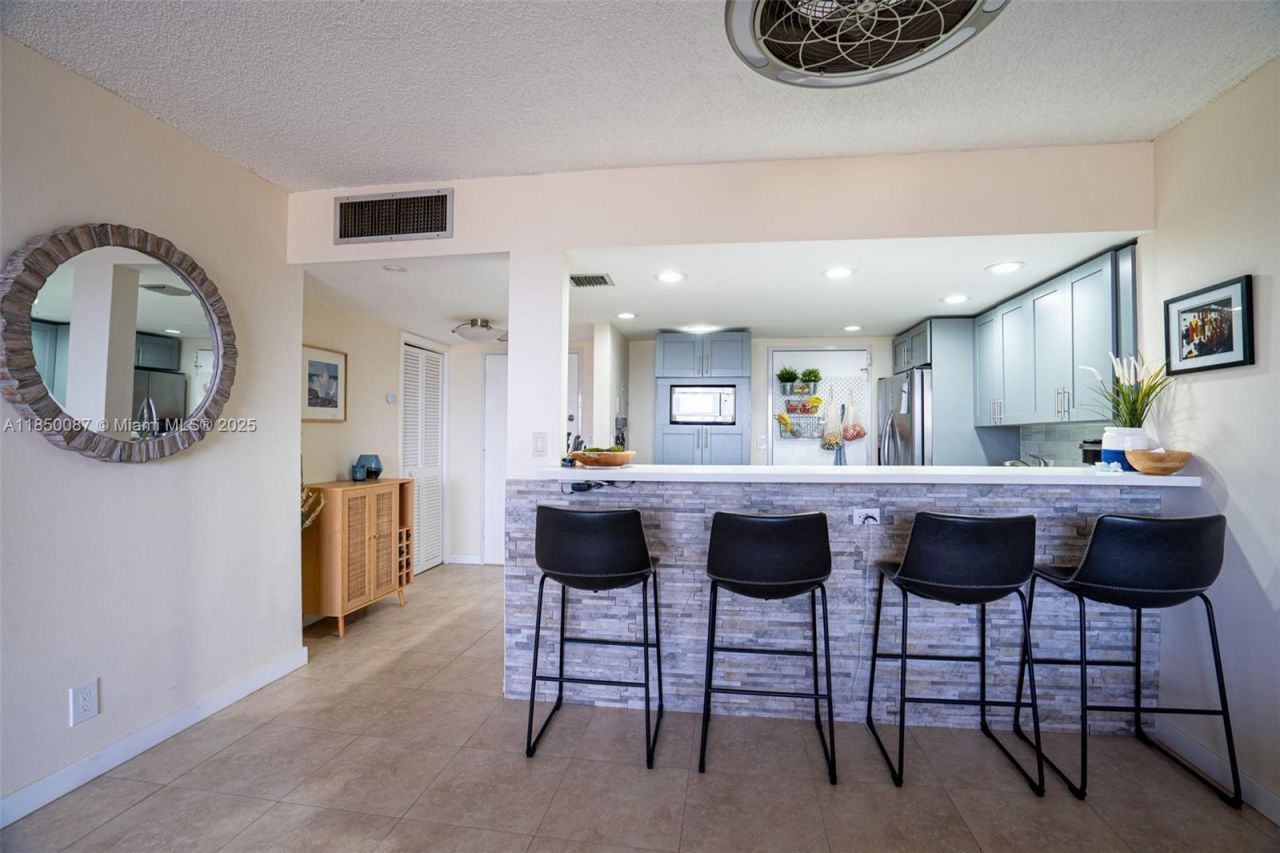 500 Three Islands Blvd, Unit 1008, Hallandale Beach, FL 33009 Photo